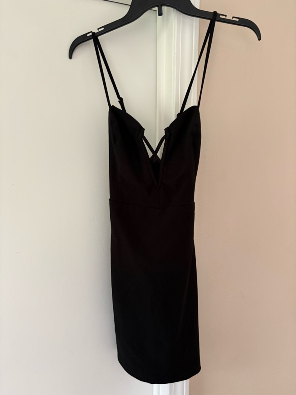 Lulu's Black Strappy V-Neck Mini Dress Sz M